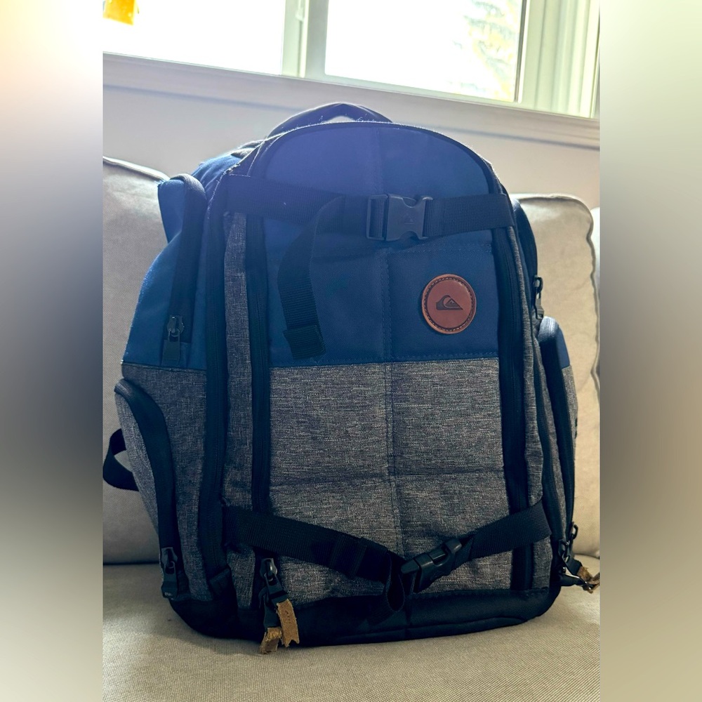 Quicksilver multi pocket backpack